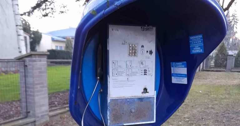 Czy w Polsce są jeszcze budki telefoniczne? Co można z nimi zrobić?