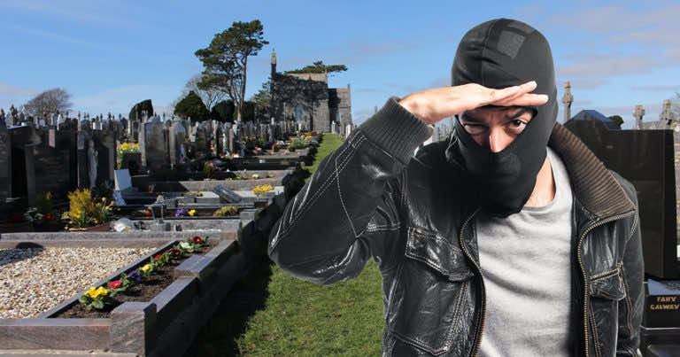 Jak chronić dekoracje na grobach przed złodziejami? 5 skutecznych sposobów!