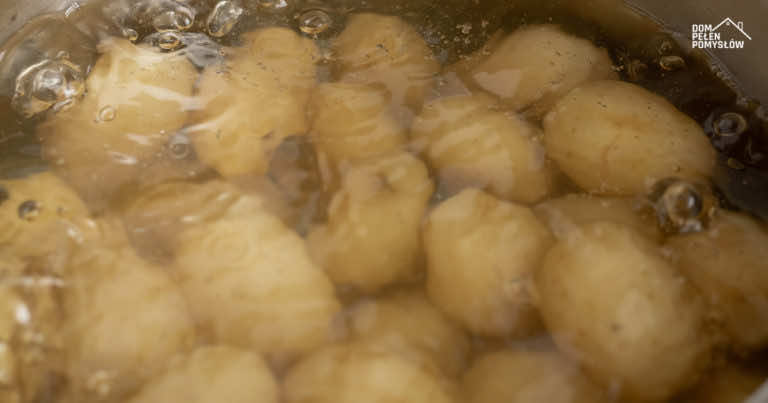 Zastosowania wody po gotowaniu ziemniaków