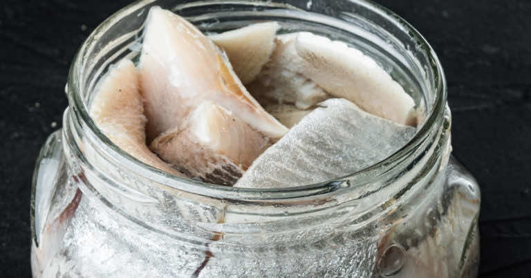 Jak wcześnie można zrobić śledzie, aby wytrzymały do świąt?