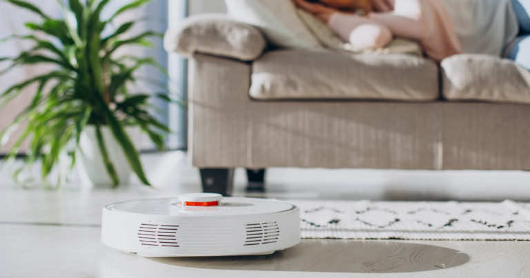 Nie lubisz sprzątać? Zastąpi cię odkurzacz automatyczny