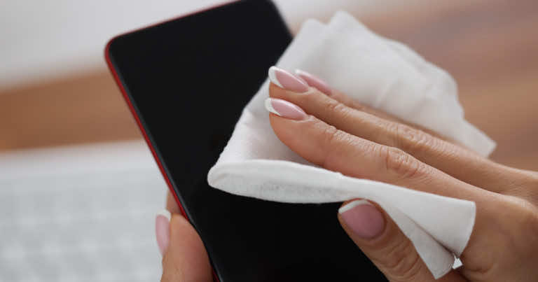 Jak skutecznie wyczyścić ekran?