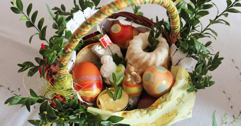 Co włożyć do święconki – jaką symbolikę mają poszczególne produkty?