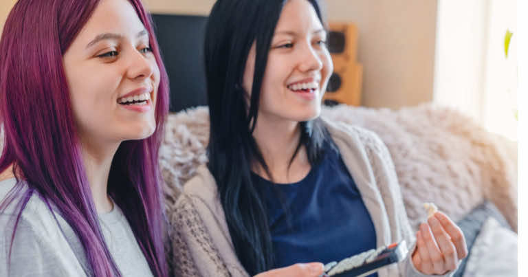 Czas na dłuższy seans! Po jakie seriale obyczajowe sięgnąć?