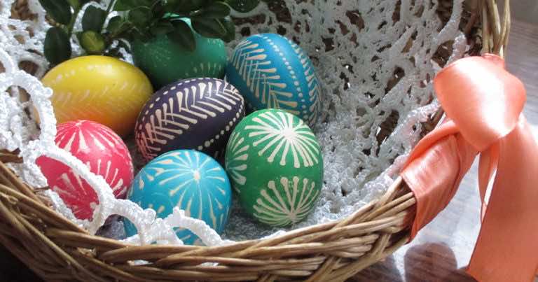 Kiedy święci się pokarmy i jaką symbolikę ma święconka?