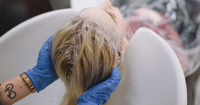 Cieniowanie włosów – wady i zalety cieniowania włosów. Czego unikać?