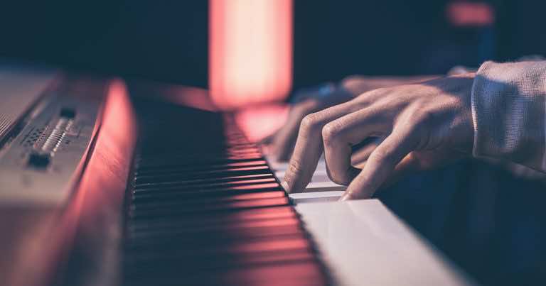 Jak nauczyć się grać na keyboardzie?