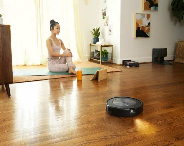 iRobot Roomba serii j7 – gruntownie odkurzanie bez kiwnięcia palcem