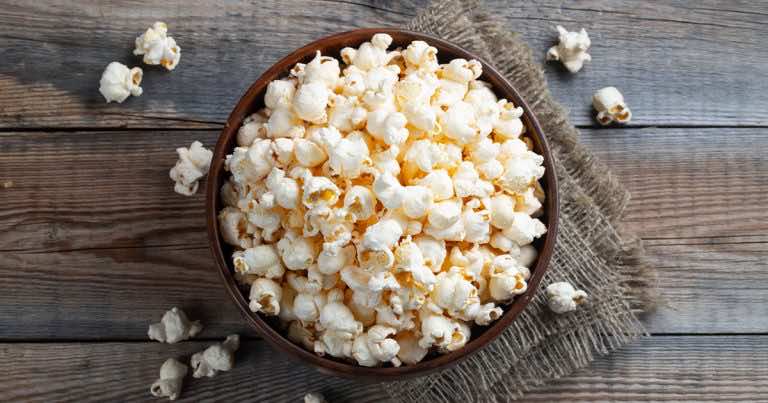 Jak zrobić popcorn na patelni – popcorn bez mikrofalówki.