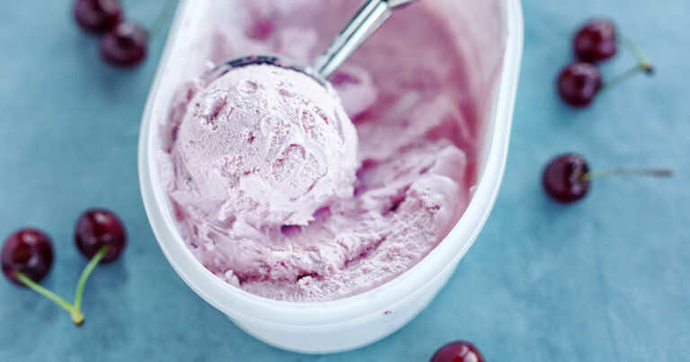 Co zrobić, aby lody po wyjęciu z zamrażarki nie były twarde, tylko miękkie jak w lodziarni?