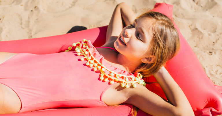 Dermatolog radzi jak się bezpiecznie opalać