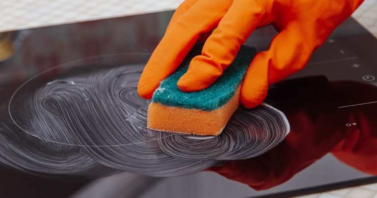 Jak usunąć przypalony plastik z płyty grzewczej