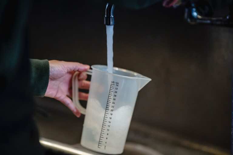 Dobry zmiękczacz wody do domu – czym się kierować przy wyborze?