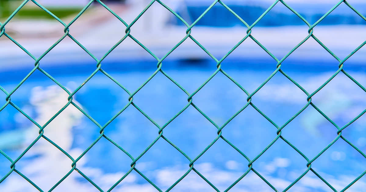 9-latka niemal utopiła się w ogrodowym basenie. Nie pozostawiaj dzieci bez opieki!