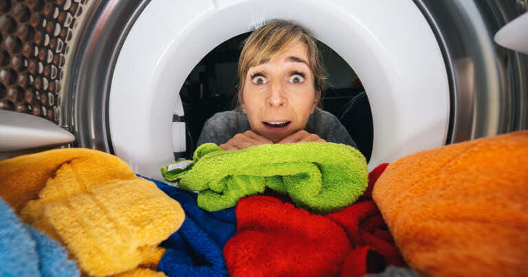 Ten symbol na metce jest ważny. Nie susz ubrań z nim w suszarce bębnowej!