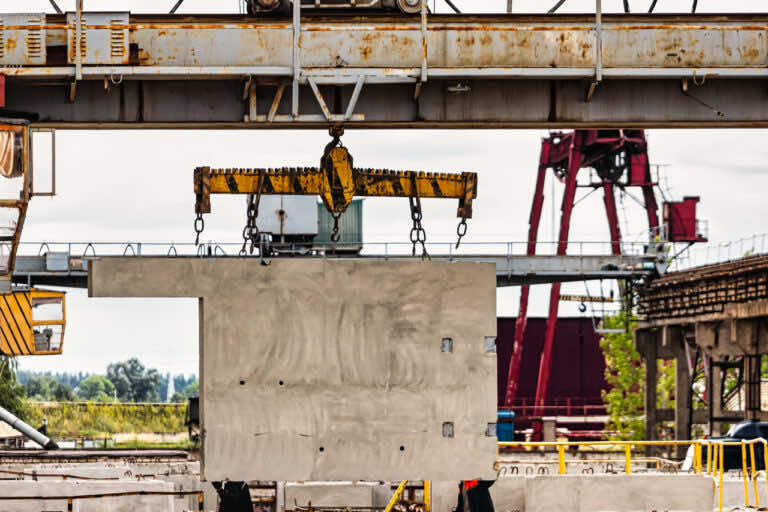 Fundament płytowy – jak przebiega proces jego budowy?