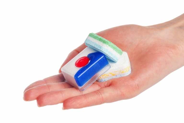 Jak wyczyścić pralkę za pomocą tabletek do zmywarki