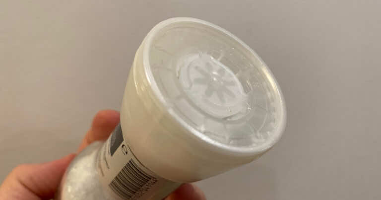 Jak otworzyć jednorazowy młynek do przypraw