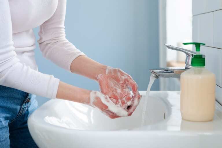 Przestań kupować mydło w płynie. Zrobisz je samodzielnie według tego przepisu za połowę ceny