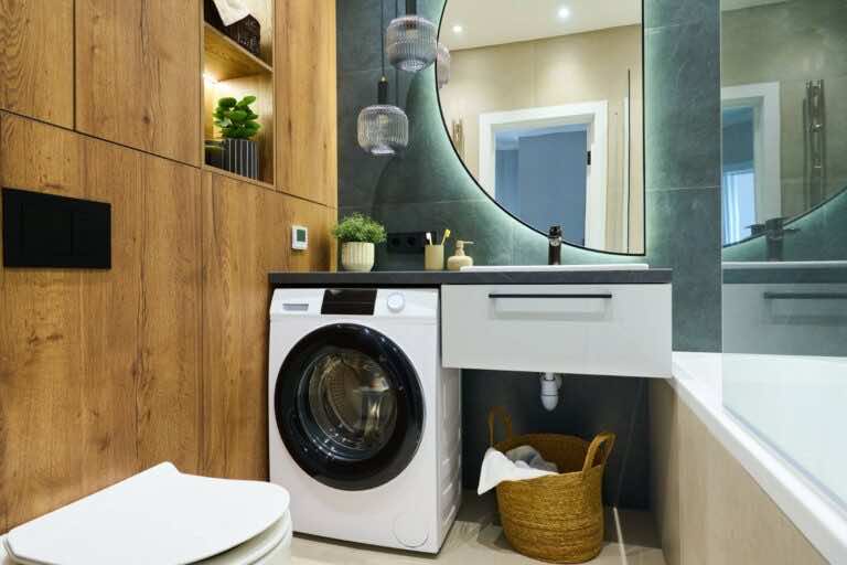 Jakie są najlepsze sposoby na ukrycie pralki do zabudowy, aby nie zabierała zbyt dużo miejsca?