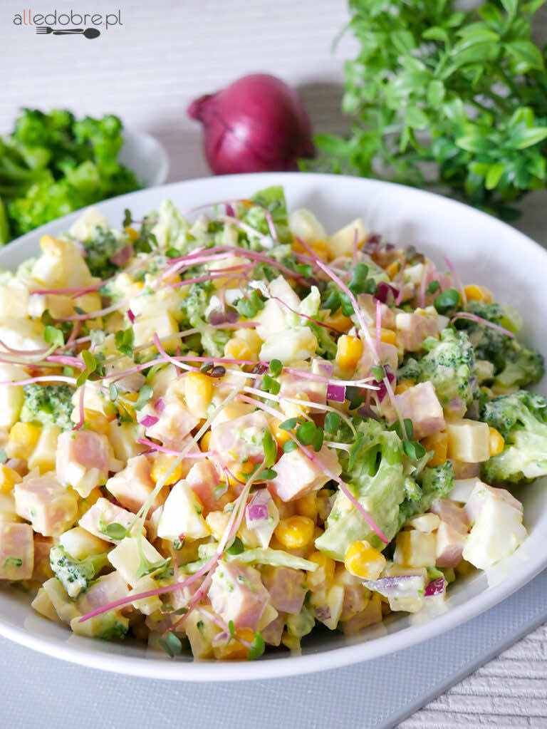 Brokułowa sałatka z jajkiem przepis