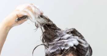 Jak wybrać odpowiedni szampon do włosów?