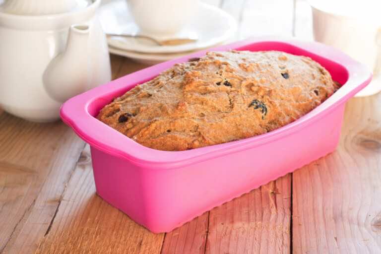 Czy warto kupić formy silikonowe do ciasta zamiast metalowych?