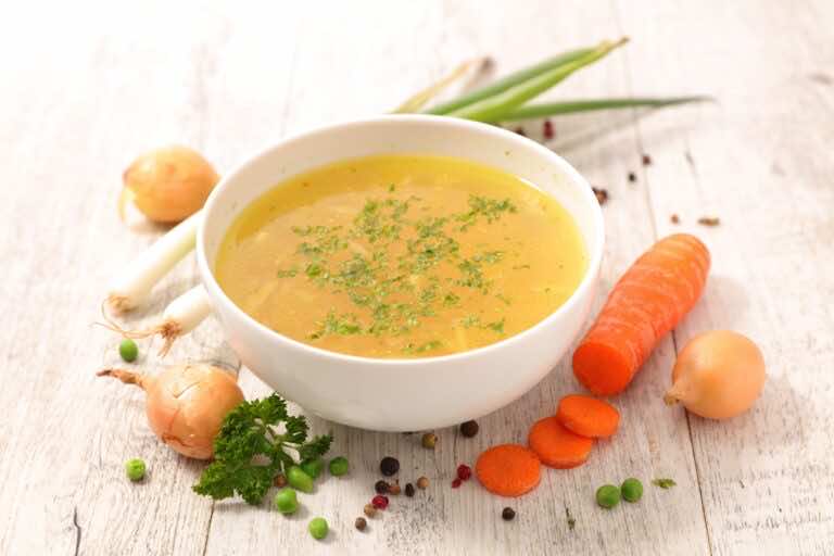 Chcesz, aby rosół wyszedł idealnie? Nie popełniaj tego błędu. Zdarza się najlepszym