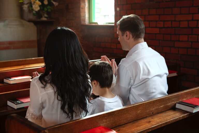 Ile pieniędzy chrzestni powinni szykować na komunię w tym roku? Mogą się zdziwić