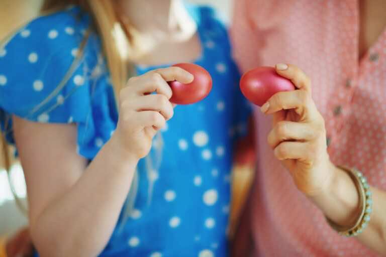 Tradycyjne „stukanie się” pisankami. Sprawdź, czy będziesz miał szczęście