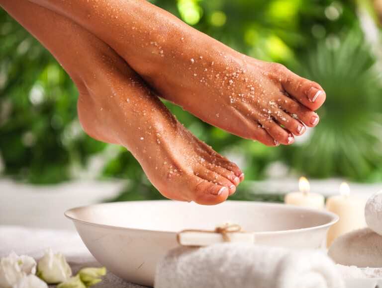 Domowy peeling do nóg. Skóra będzie aksamitnie gładka!
