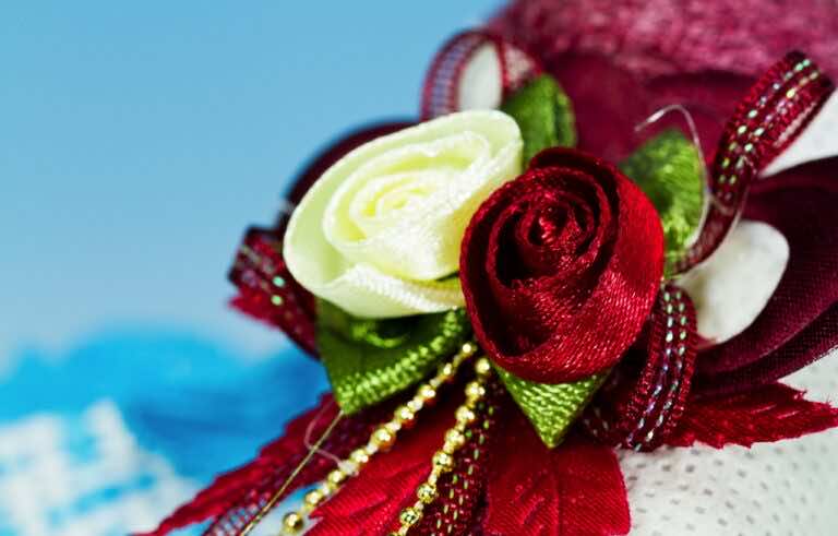 Róże ze wstążki — instrukcja KROK PO KROKU