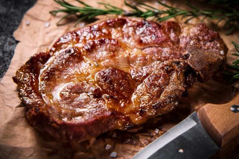 Czym usunąć tłustą plamę po karkówce?