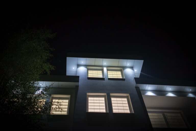 Jak zaplanować podświetlenie fasady domu