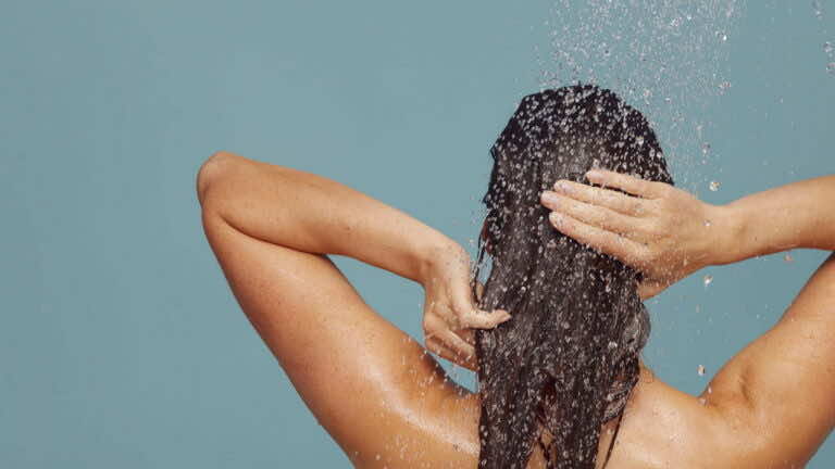 Jak dbać o włosy suche i delikatne?