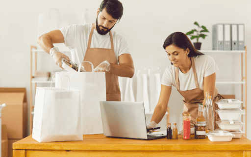 pakowanie, jedzenie na wynos