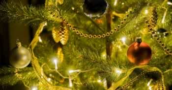 Ozdoby choinkowe – ponadczasowe dekoracje świąteczne