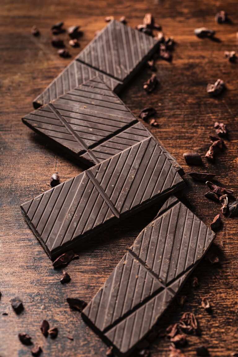 Czy można zjeść czekoladę z białym nalotem? Tłumaczymy