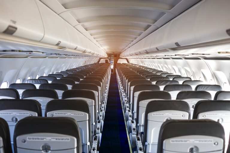 Dlaczego okna muszą być odsłonięte w samolocie przy starcie i lądowaniu?