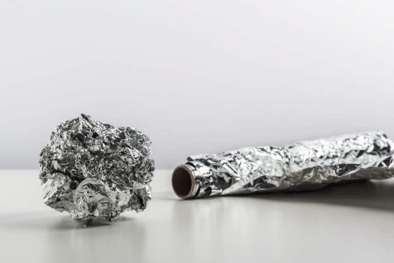 Cztery nietypowe zastosowania folii aluminiowej. Drugi Was totalnie zaskoczy