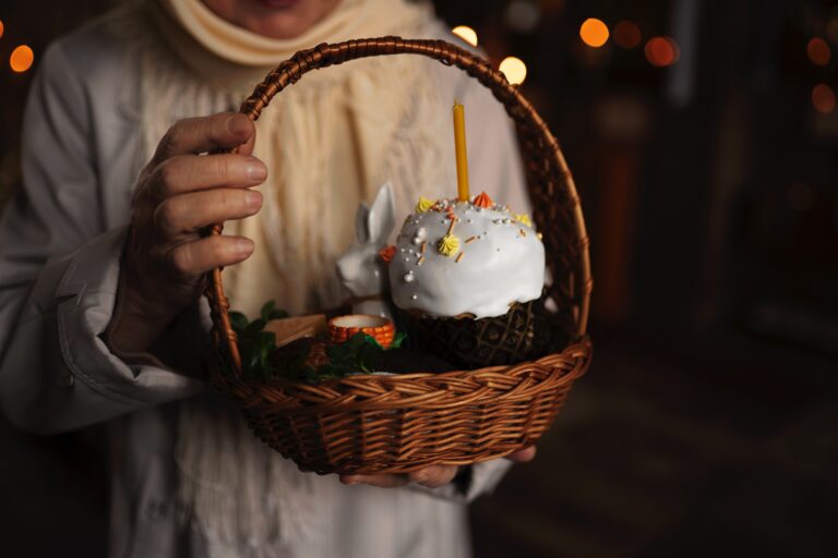 Czego nie wkładamy do koszyka wielkanocnego