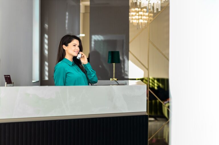 Jak zdobyć pracę w branży HoReCa? Przegląd stanowisk