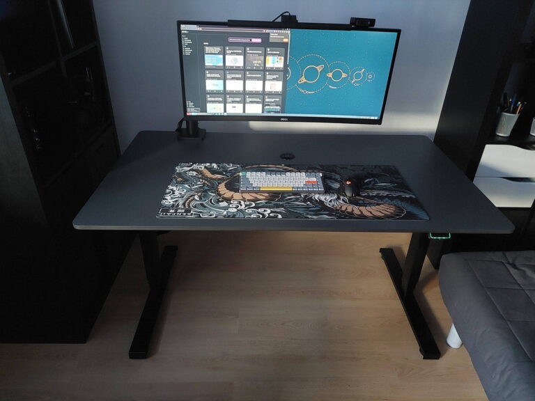 Czy biurko elektryczne sprawdzi się w małym pokoju?