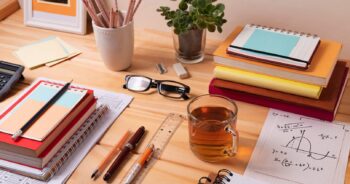 5 porad, jak lepiej zorganizować miejsce pracy w biurze i pracować efektywniej