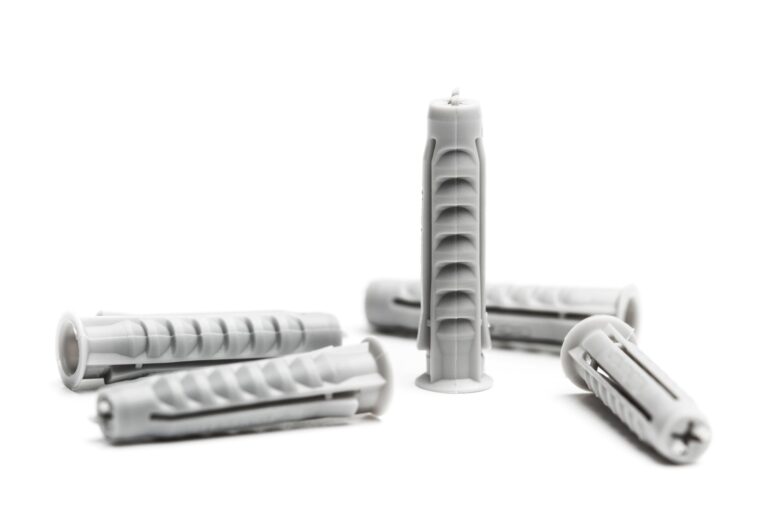 Jak wyciągnąć kołek ze ściany. Pomoże Ci gadżet, który masz w kuchni