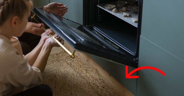 Szuflada pod piekarnikiem to nie miejsce na pokrywki i blachy. Poznaj jej zastosowanie