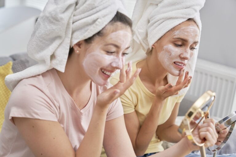 Pielęgnacyjny rytuał self-care: jak zorganizować domowe SPA dla ciała i ducha?