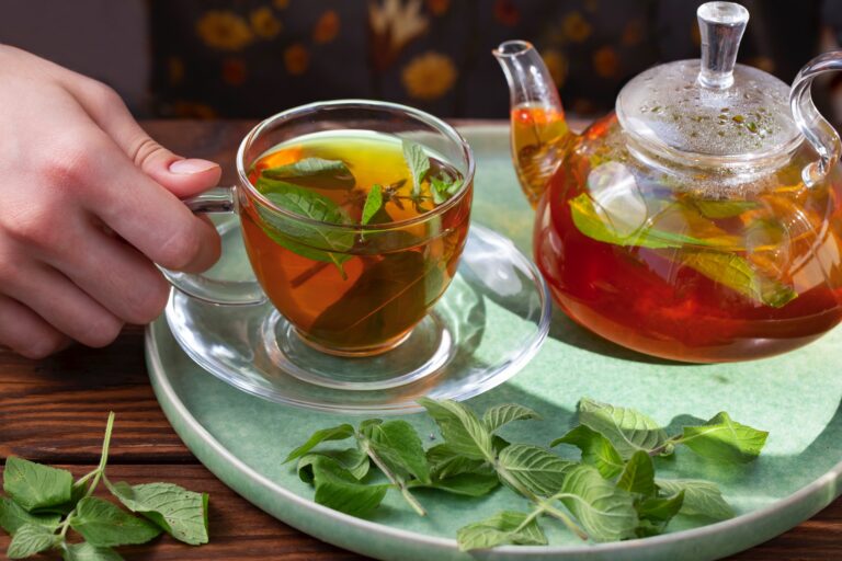 Pijesz herbatę z pokrzywy? Ma to jedno niesamowite działanie