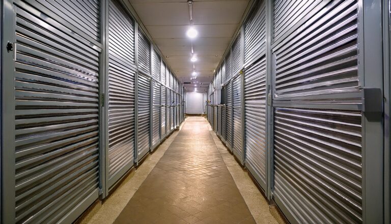 Trzymasz to w komórce lokatorskiej? Grozi za to nawet 5 tys. mandatu!