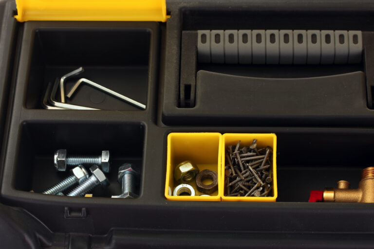 Czy warto zainwestować w system skrzyń narzędziowych do domu?